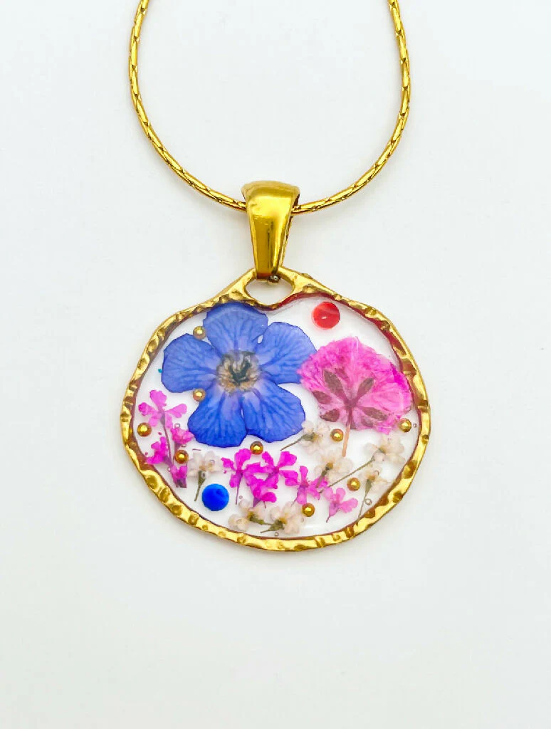 Pendant necklace with pink and blue flowers - Image 6