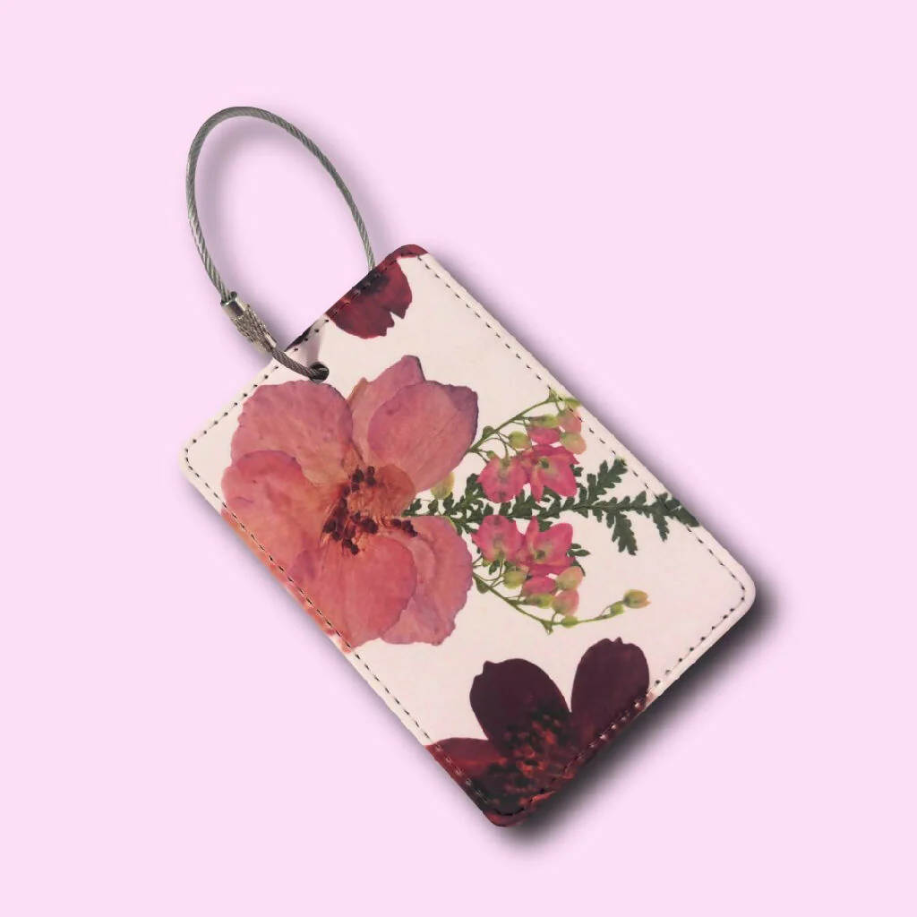 'Love' stationery set: notebook, luggage tag and pen - Image 2