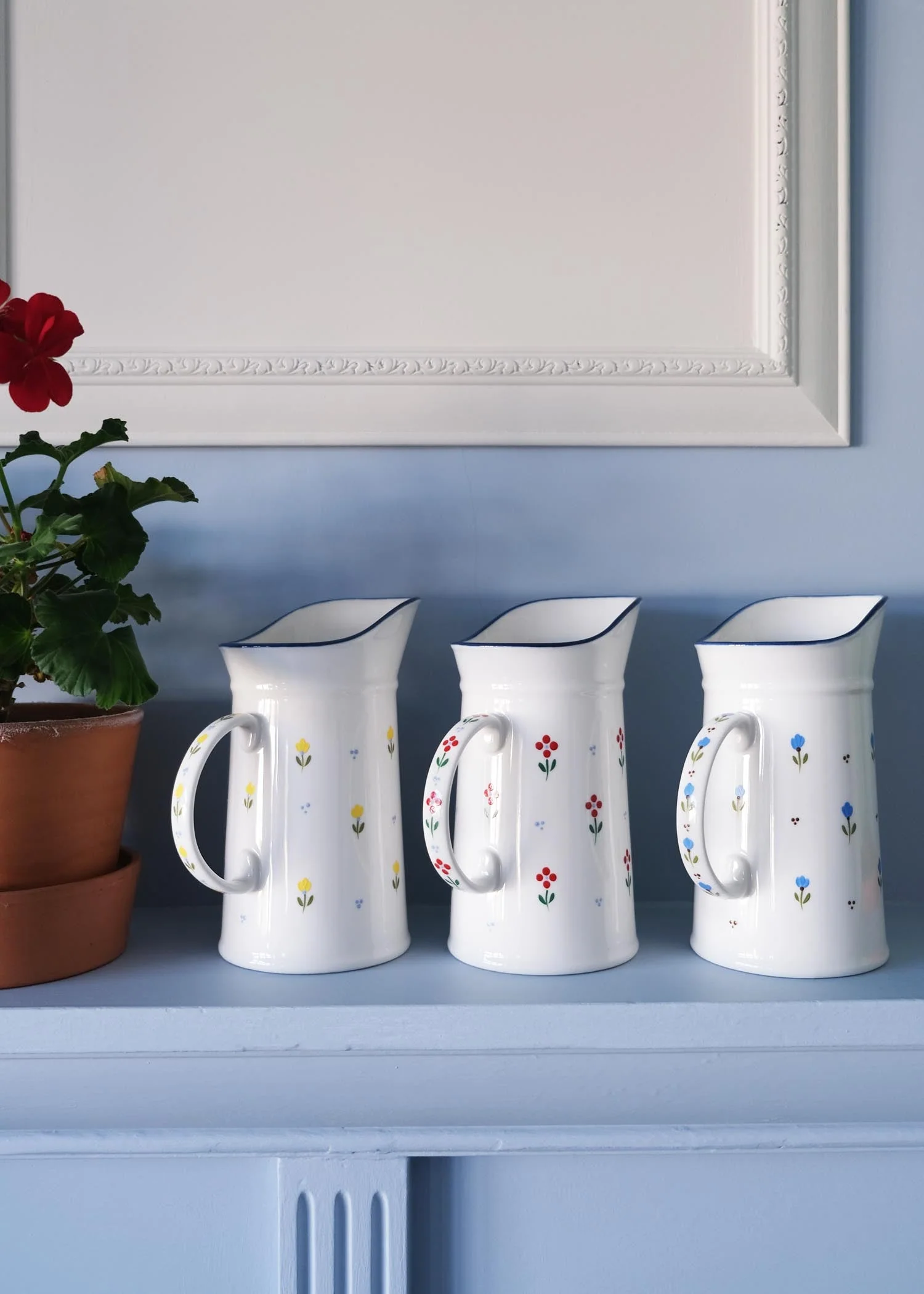 Red flower ceramic jug - Image 4