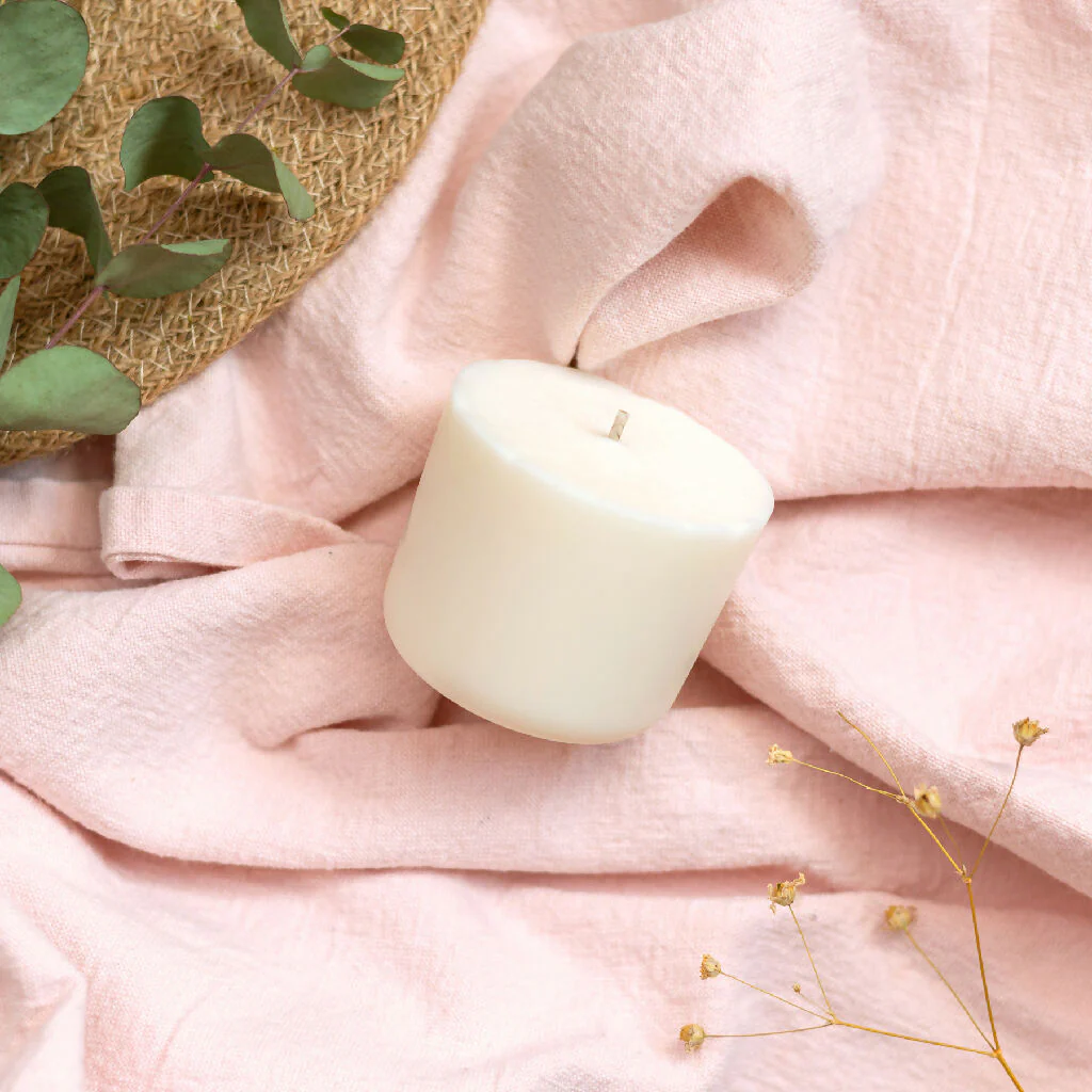 Refillable Ceramic Candle in Sage Green - Image 4