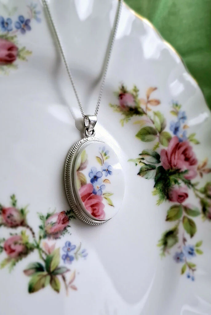 Rose and Forget me not broken china Pendant, Anniversay gift - Image 2