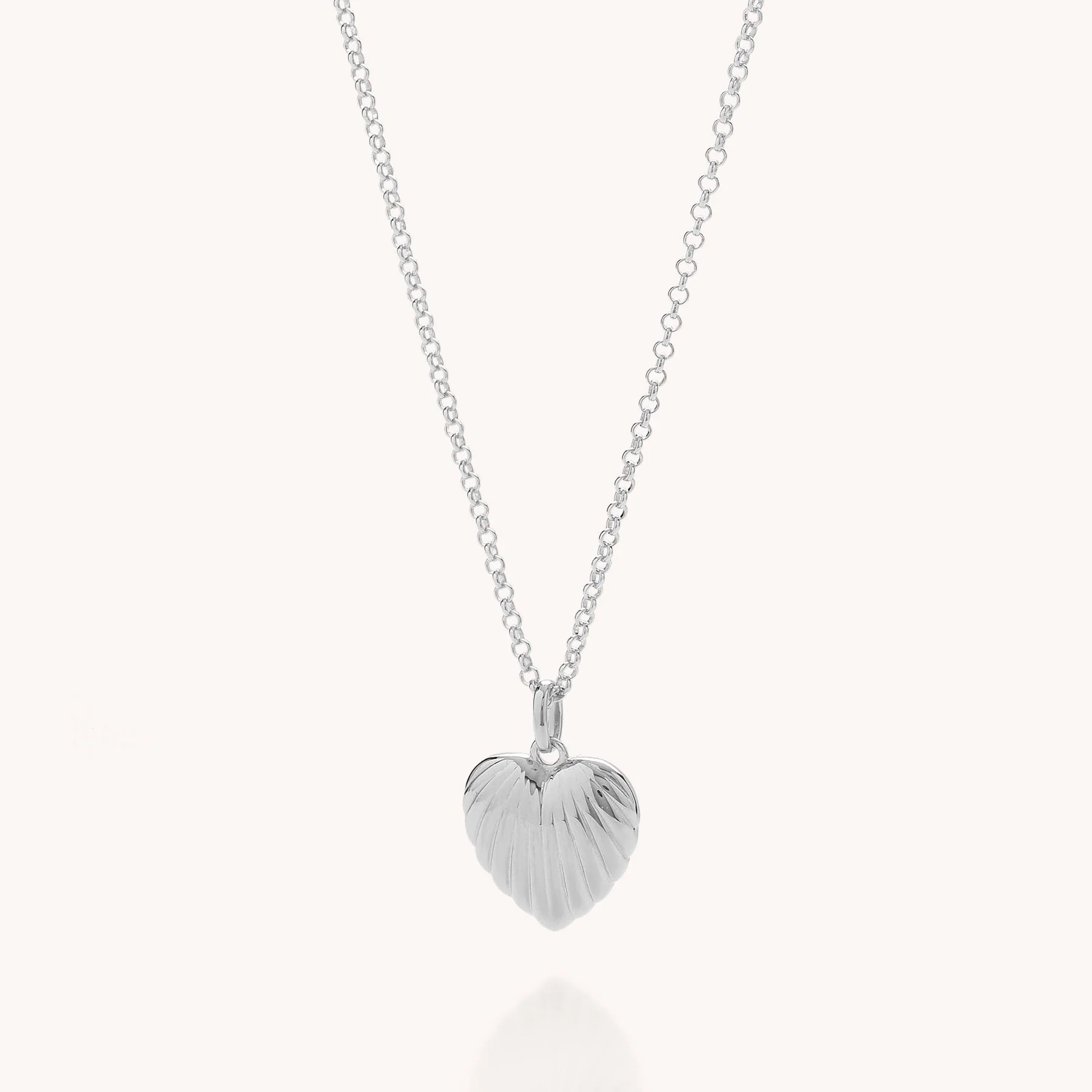 Scallop Heart Necklace - Image 2