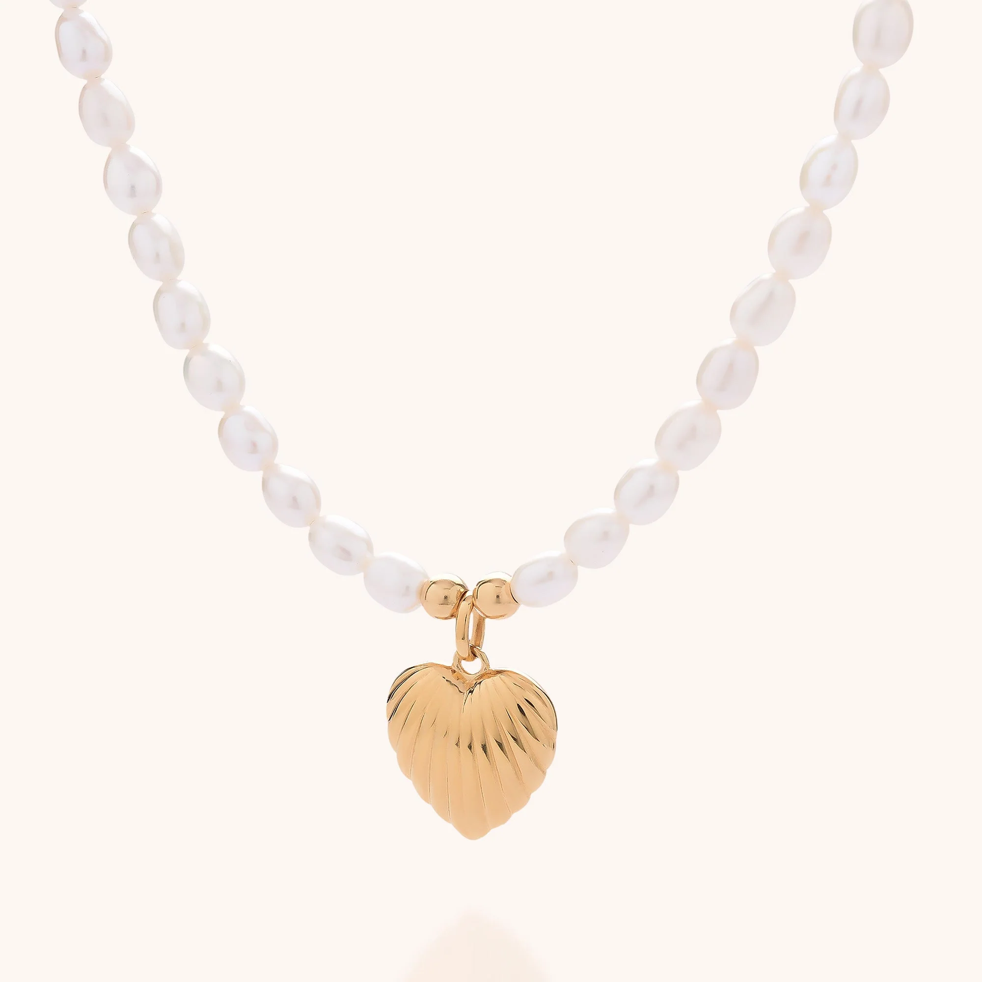 Scallop Heart White Pearl Necklace