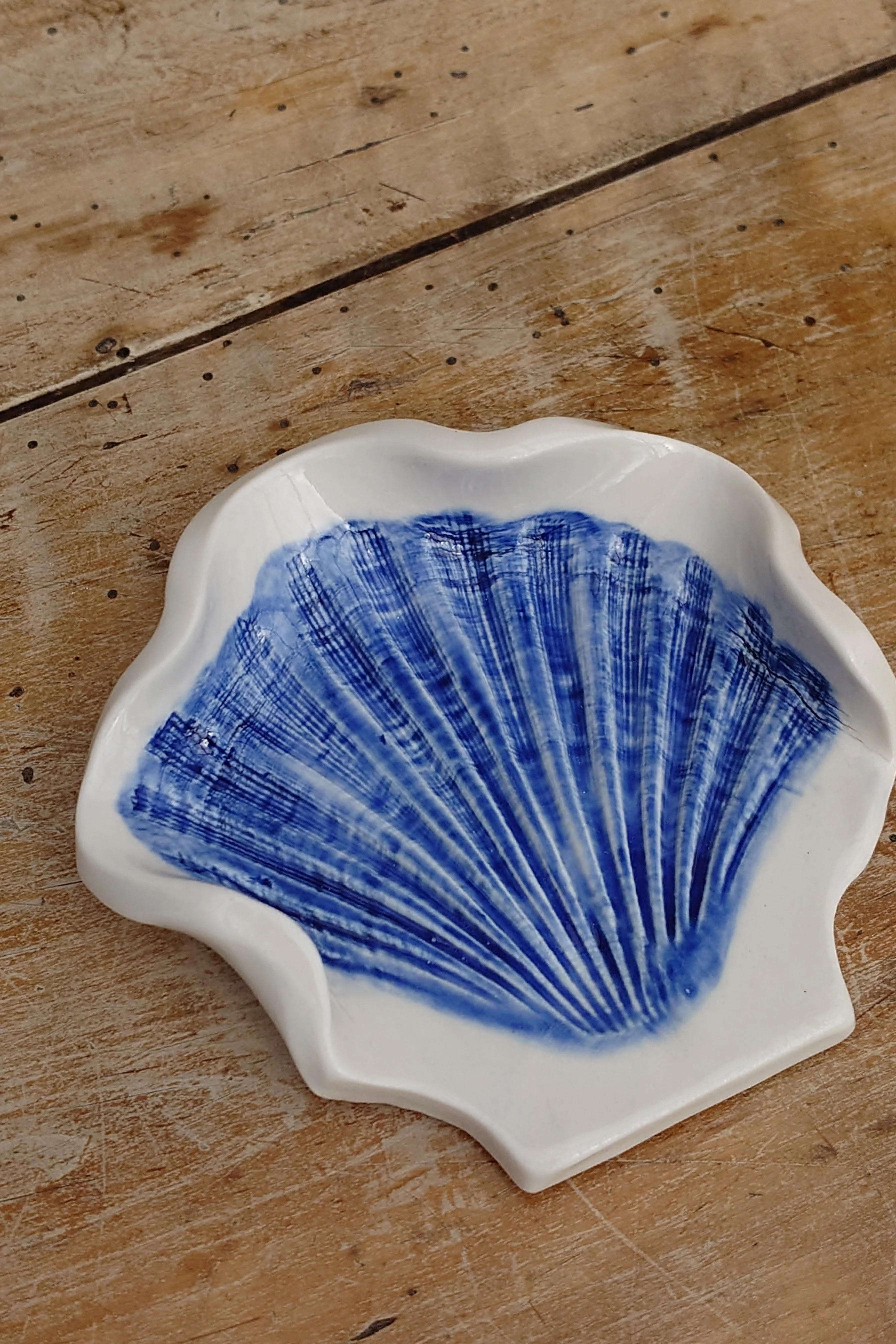 Scallop spoon rest, trinket dish or soap dish - Foreshore Collection - Image 12