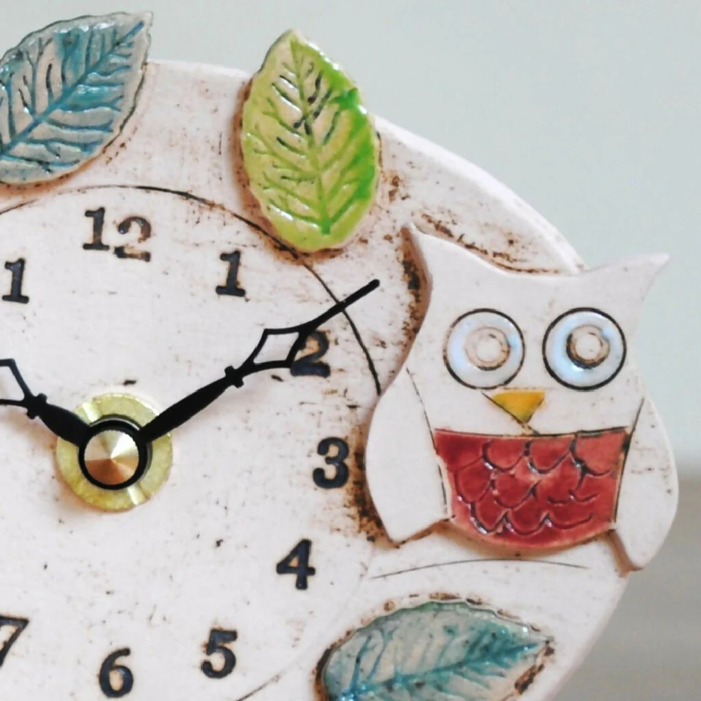 Small Pebble Feet Clock With Owls And Leaves - Image 3