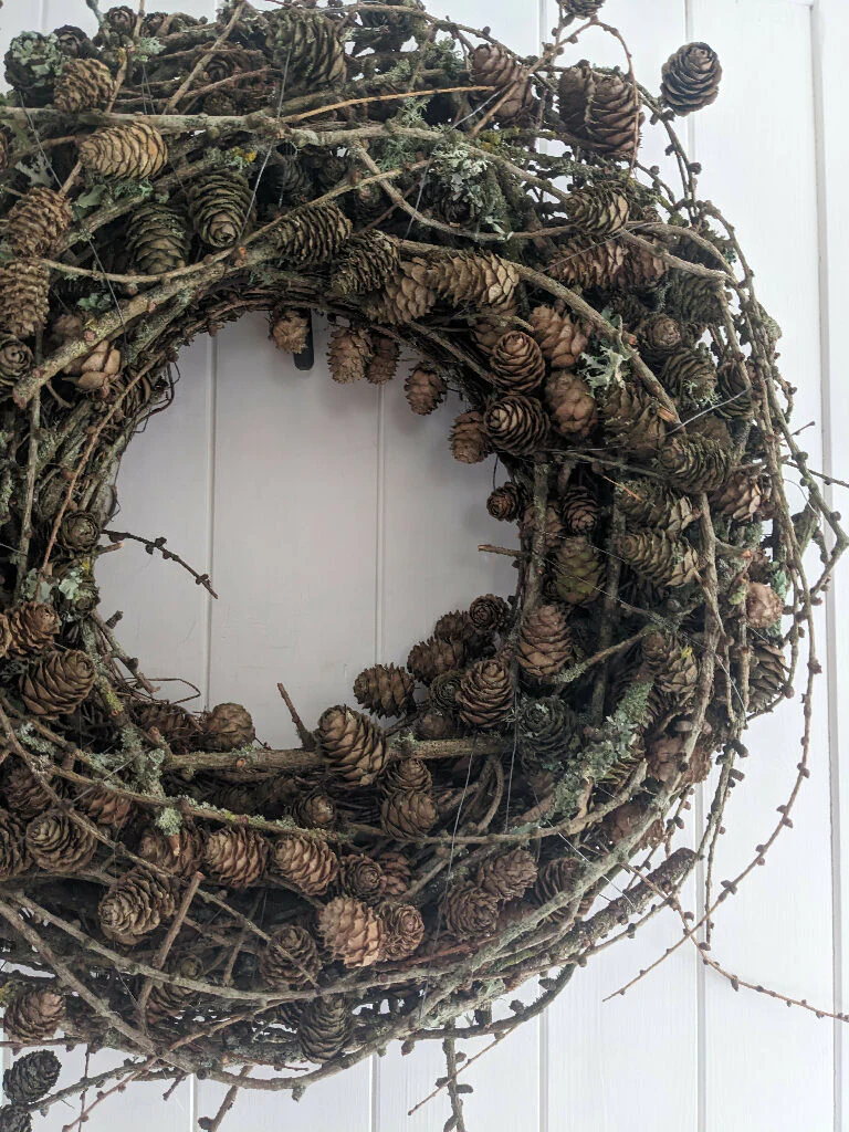 Larch cone Branch Wreath - Image 3
