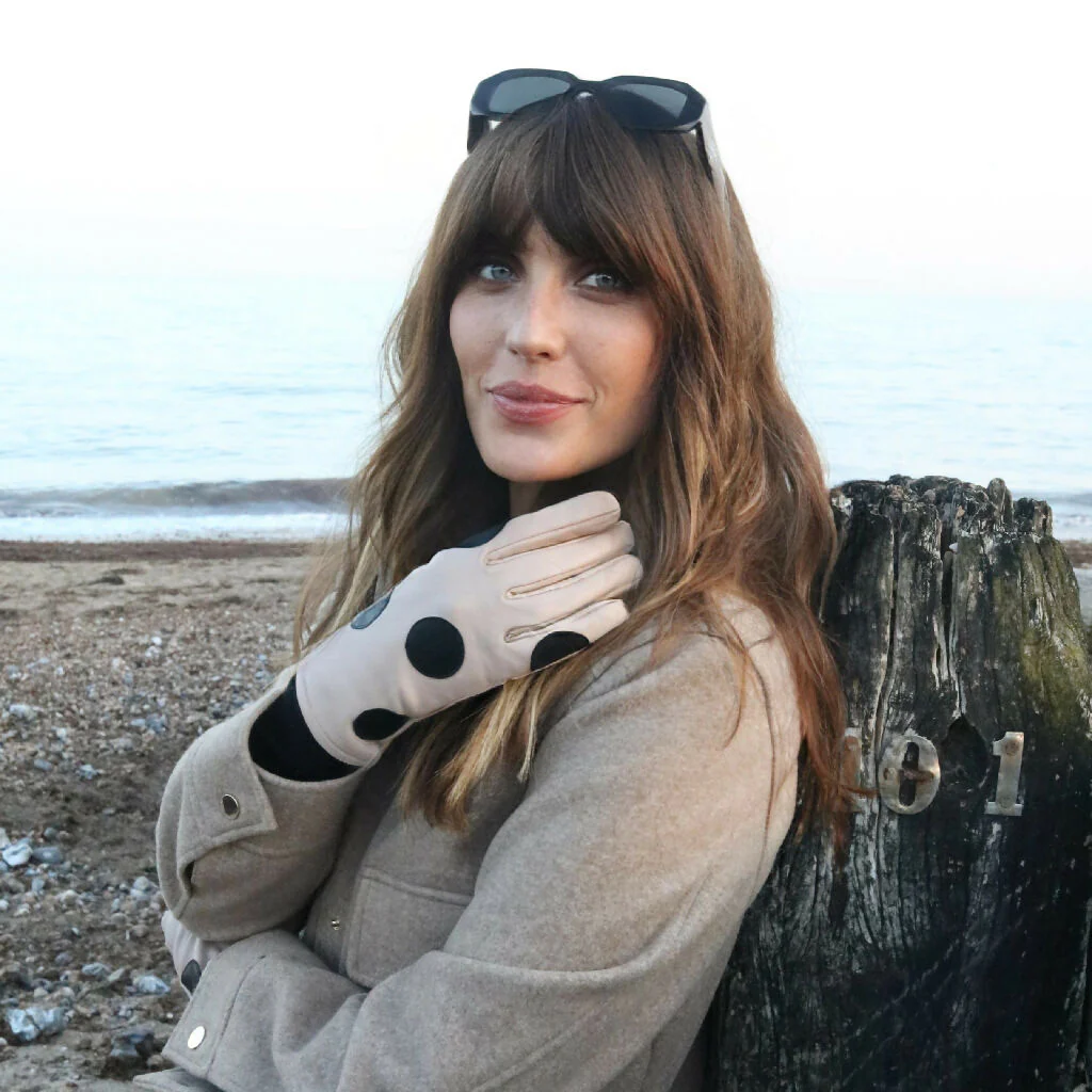 Mabel Sheppard Spot Leather Gloves in Cream and Black