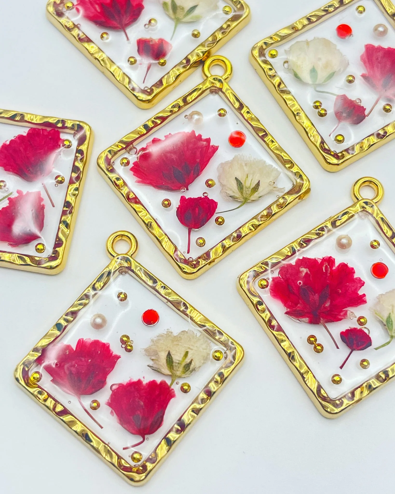 Square earrings with gypsophila and poppy flowers - Image 4