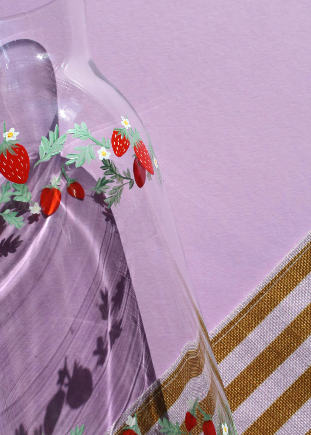 Strawberry glass carafe - Image 3