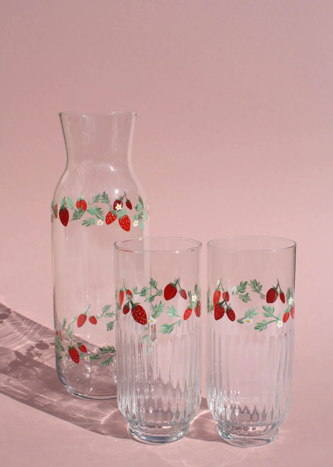 Strawberry glass carafe - Image 5