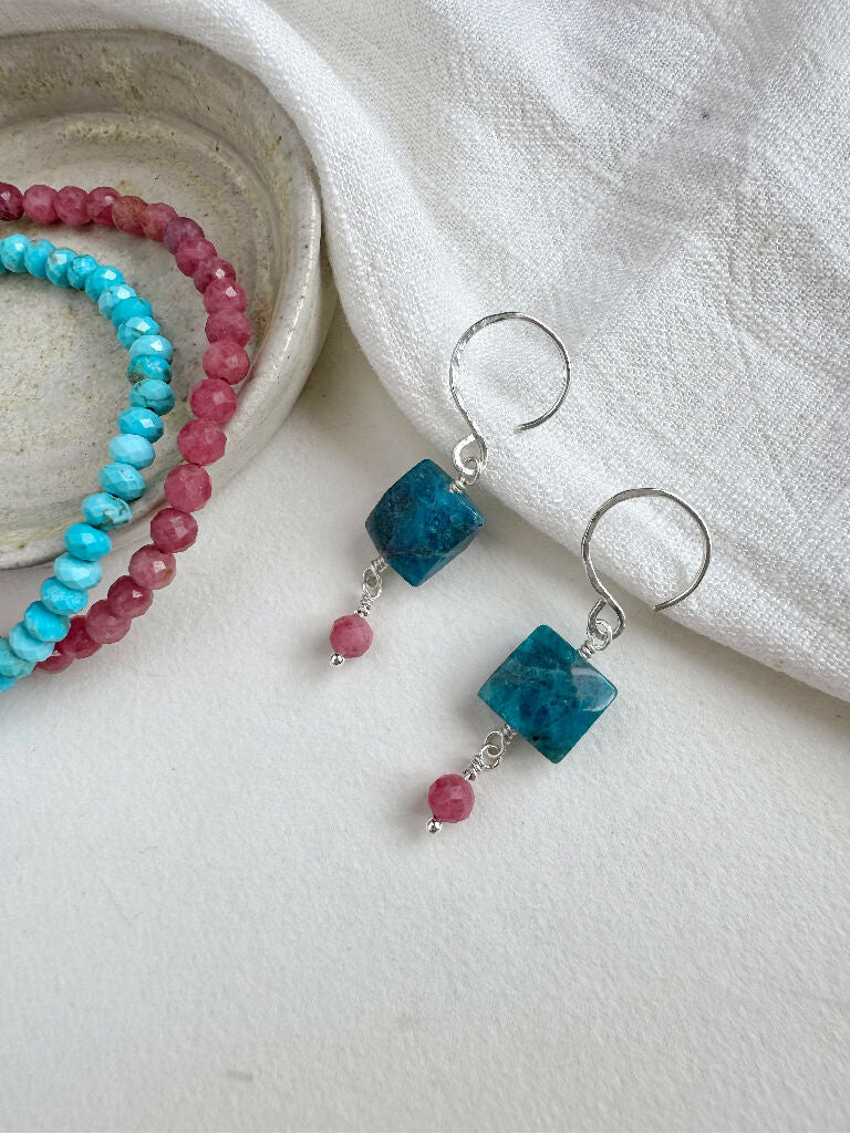Summer Token Earrings with Apatite and Rhodochrosite - Image 5