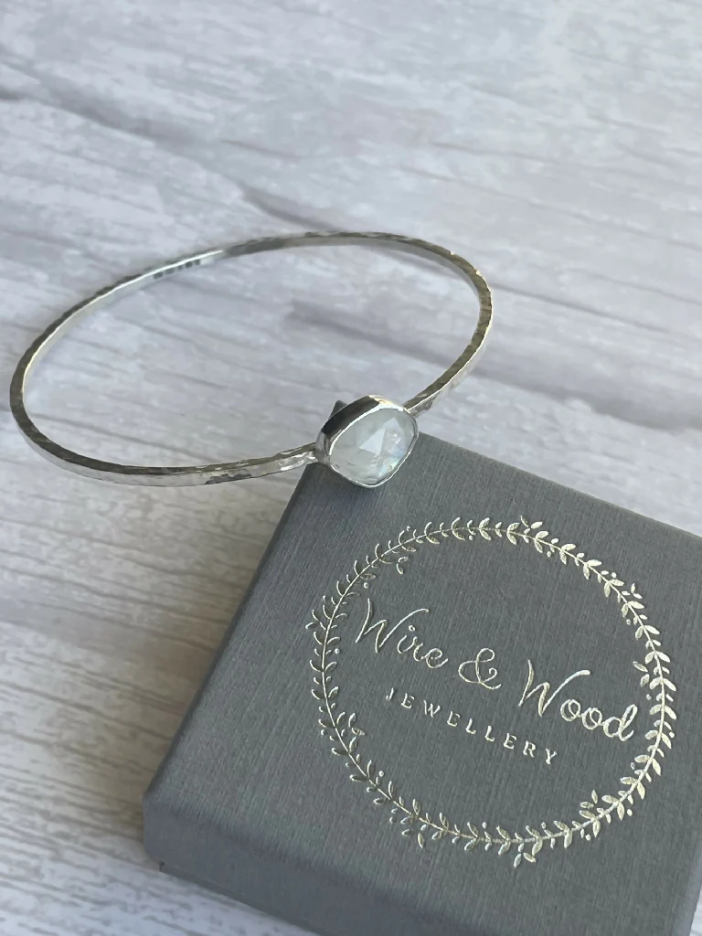 Textured oval bangle with Moonstone