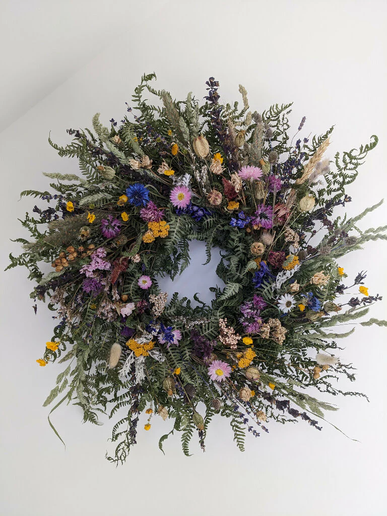 The English Meadow Wreath