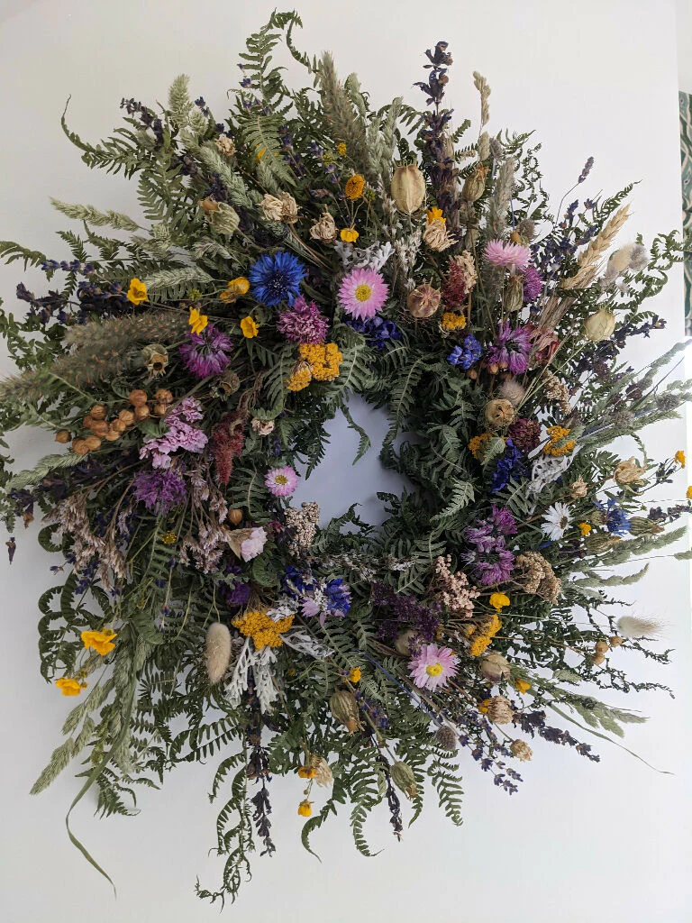The English Meadow Wreath - Image 2
