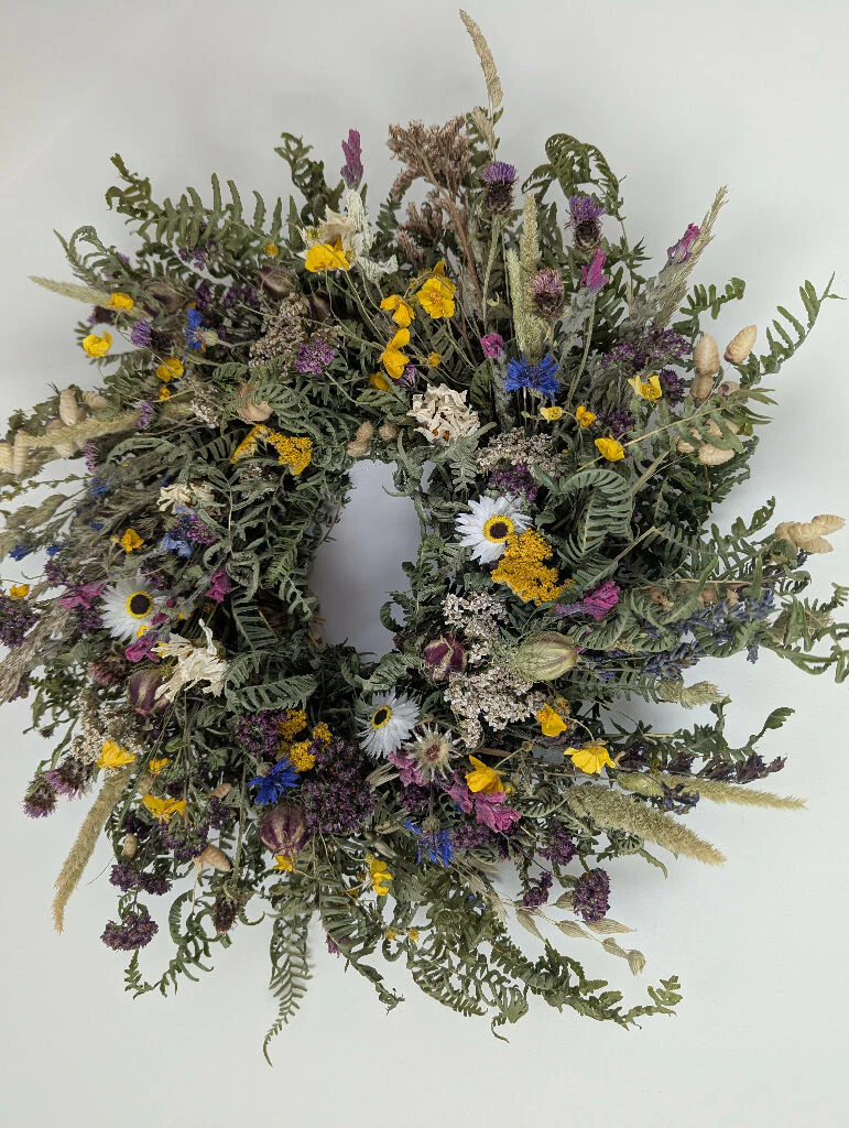 The English Meadow Wreath - Image 8