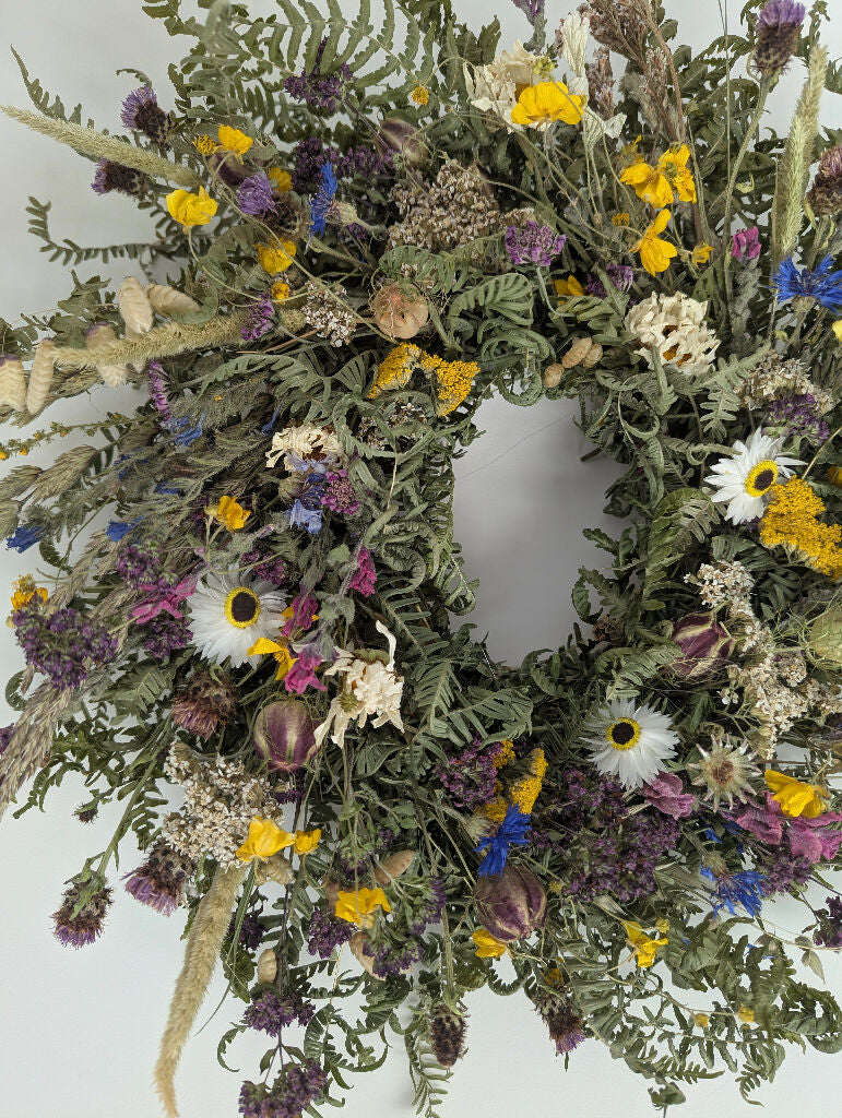 The English Meadow Wreath - Image 9