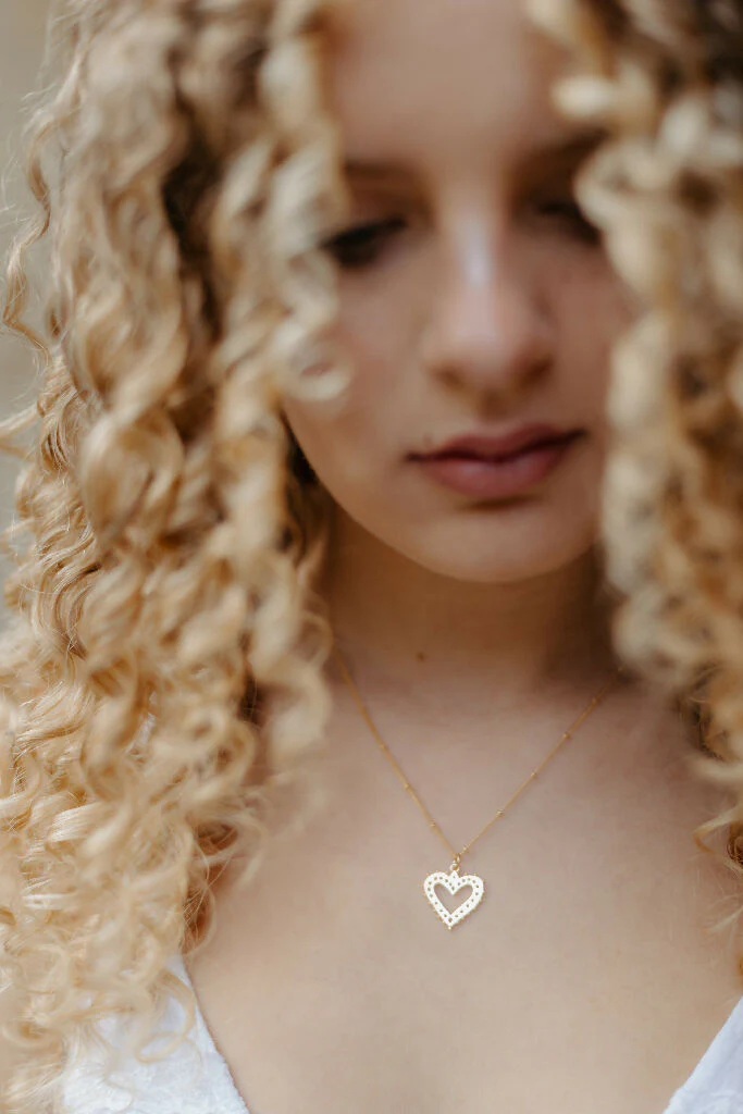 Venus Heart Necklace in Gold