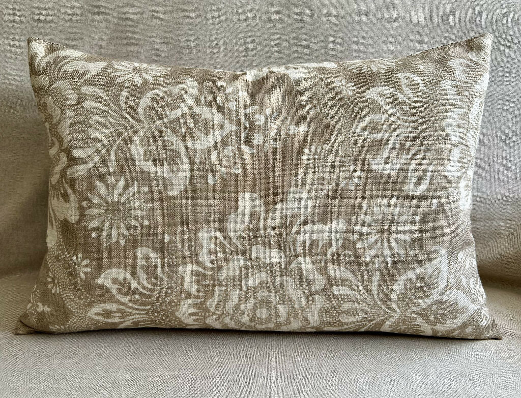Vintage Floral Linen Cushion - Image 5