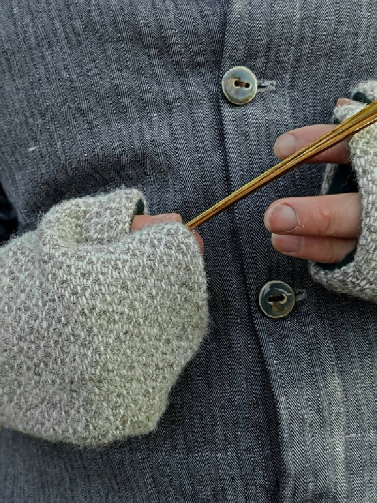 Welsh wool Mittens - Image 4