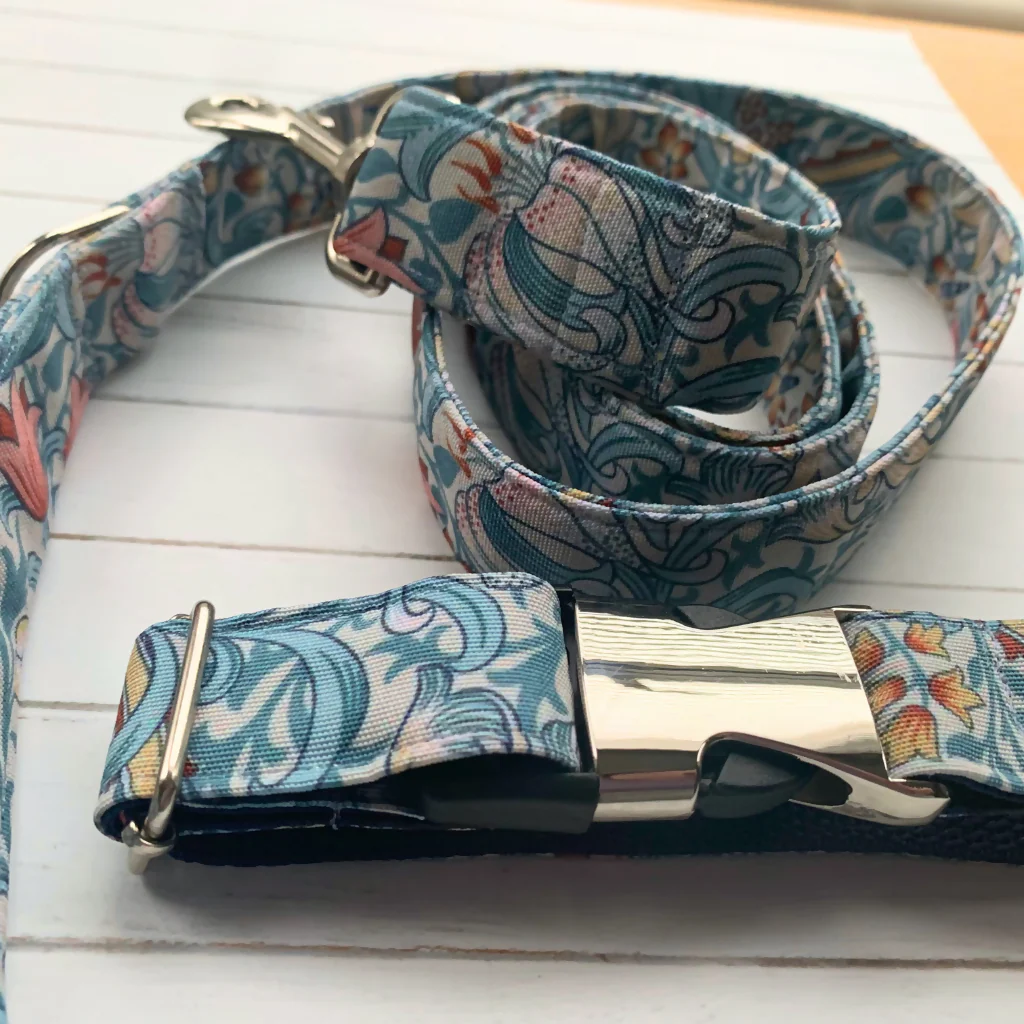 Dog Collar & Lead Gift Set | William Morris “Golden Lily” | Cornflower Blue - Image 4