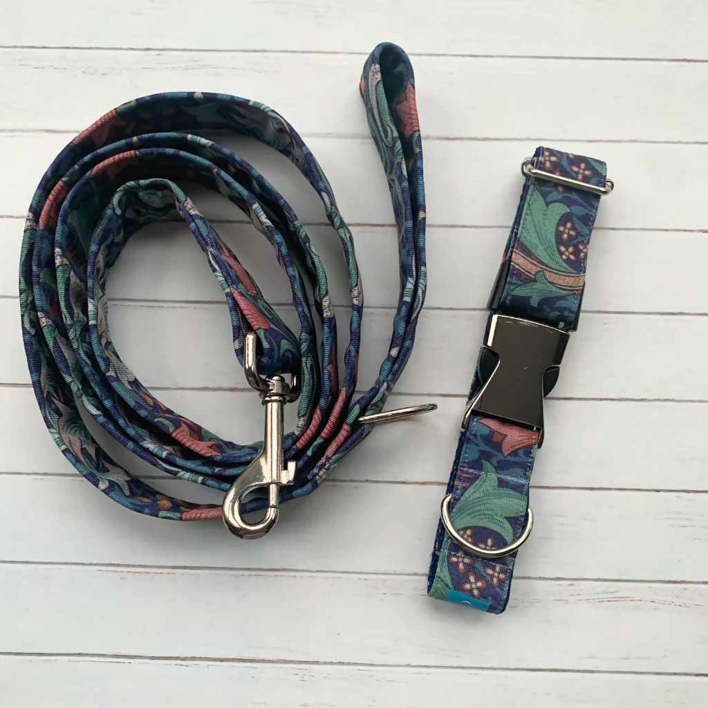 Dog Collar & Lead Gift Set | William Morris “Golden Lily” | Midnight - Image 3