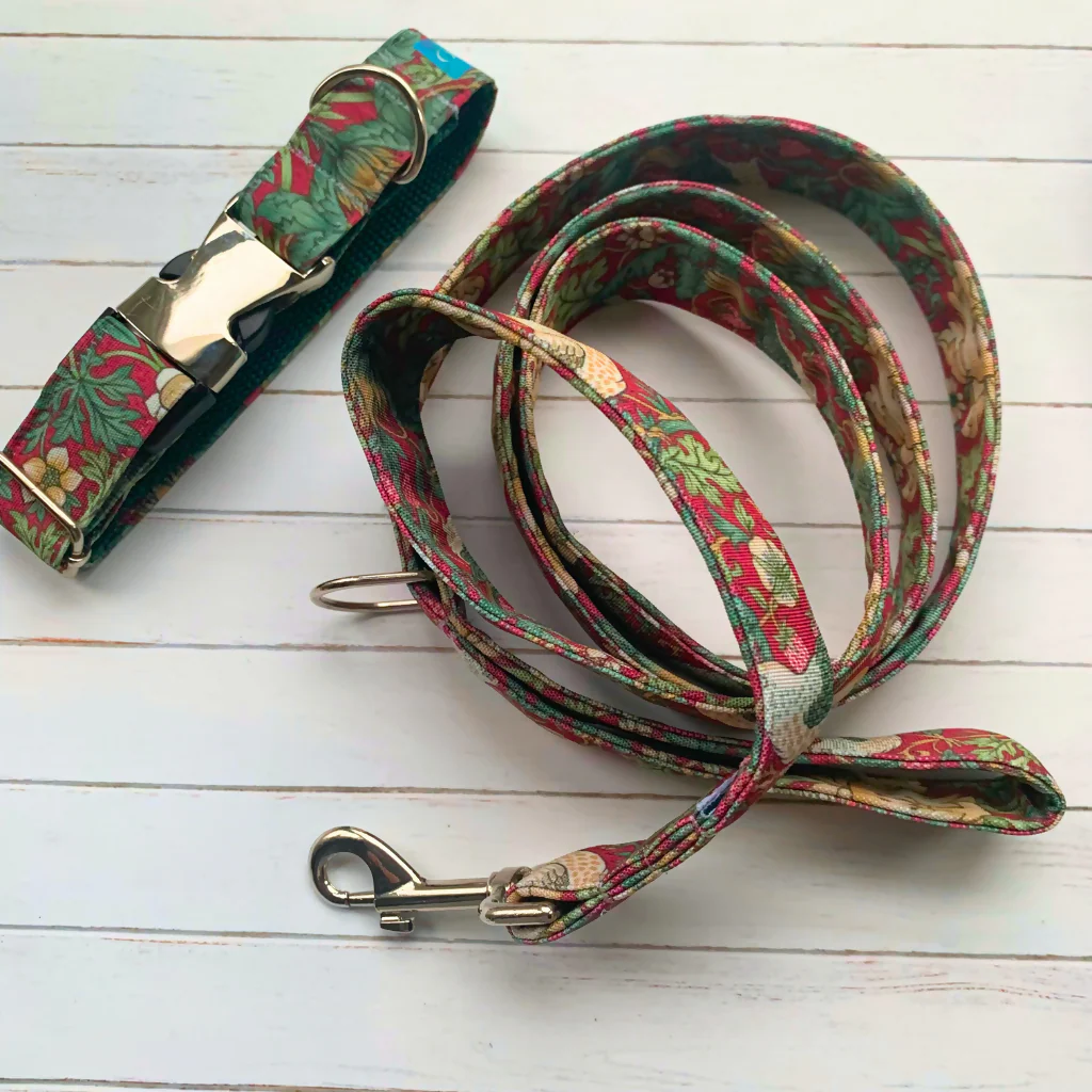 Dog Collar & Lead Gift Set | William Morris “Strawberry Thief” | Crimson - Image 5