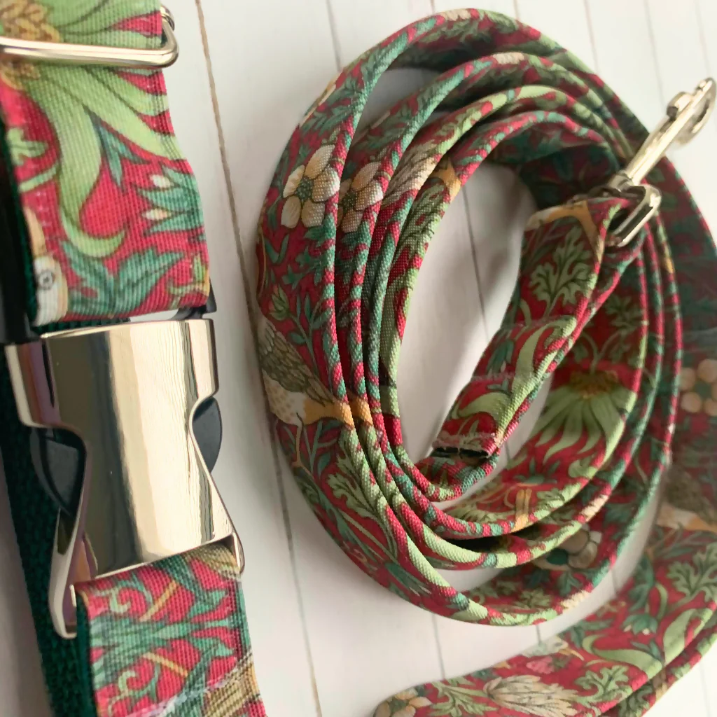 Dog Collar & Lead Gift Set | William Morris “Strawberry Thief” | Crimson - Image 6
