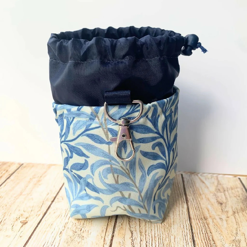 William Morris "Willow Bough" Treat Pouch & Poo Bag Pouch Gift Set in Sea Breeze - Image 2